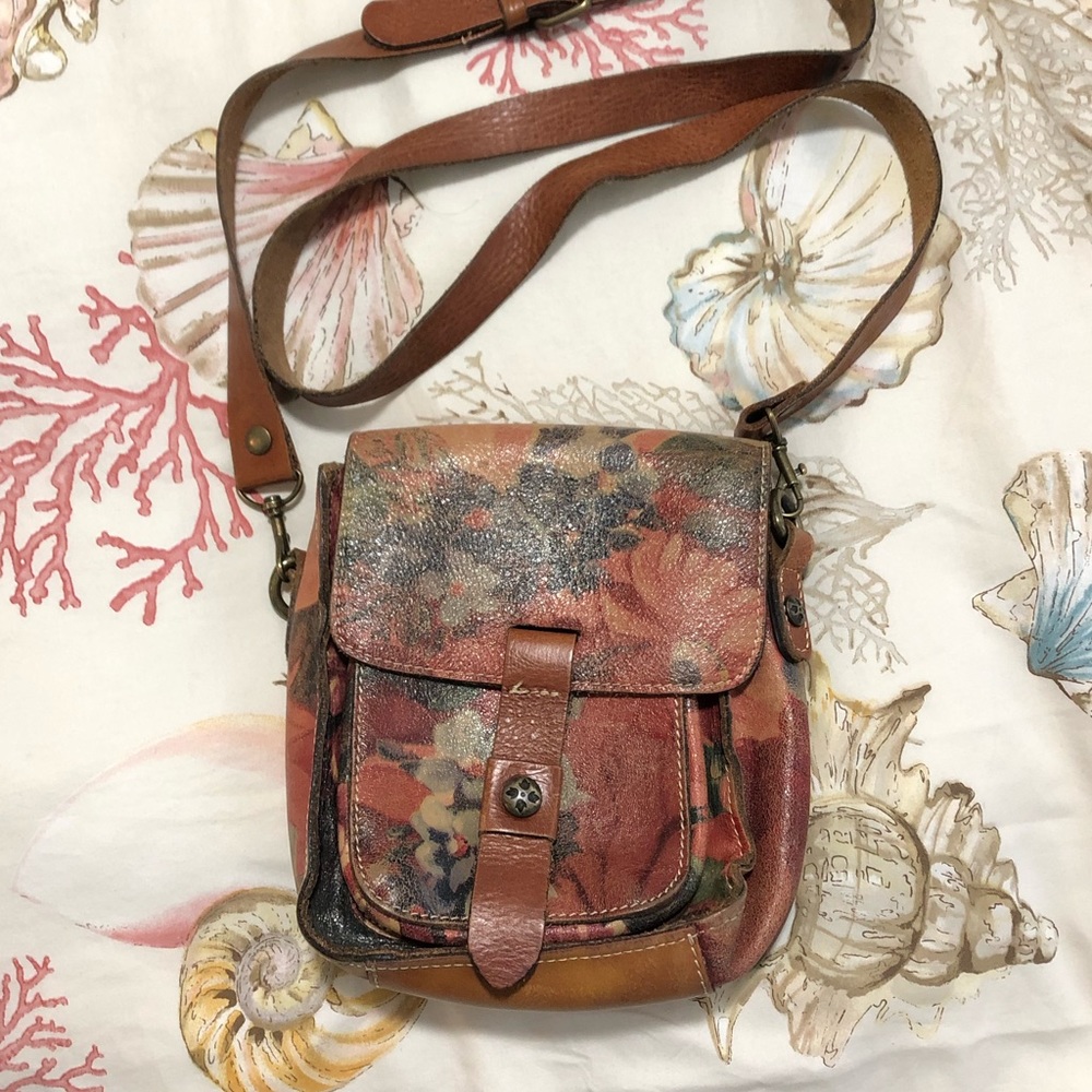 Patricia Nash floral Cross body purse